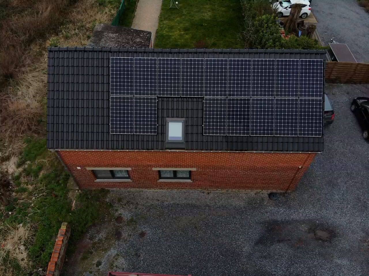 GP-construct avec la réalisation d'une toiture vue d'un drône